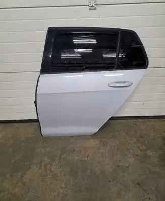 Volkswagen Golf VII Rear door