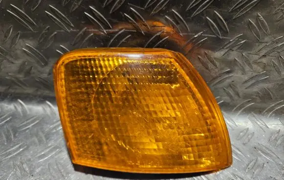 Volkswagen PASSAT B5 Front indicator light 185108B