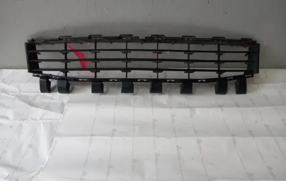 Renault Megane II Front bumper lower grill 8200412379