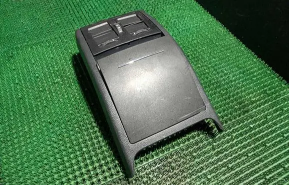 Skoda Octavia Mk2 (1Z) Rear air vent grill 1Z0819203