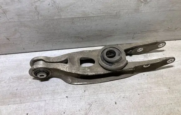 Audi A4 S4 B9 Rear control arm 8w0505311e