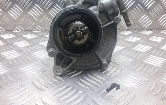 Audi A4 S4 B7 8E 8H Vacuum pump 7000130400 06T2097305 059145100E