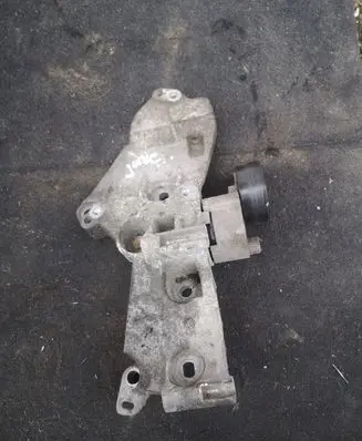 Nissan Juke I F15 A/C compressor mount bracket 