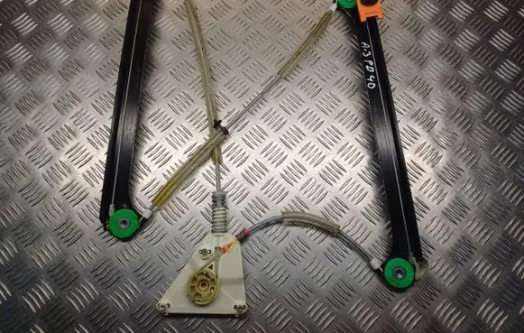 Front window lifting mechanism without motor