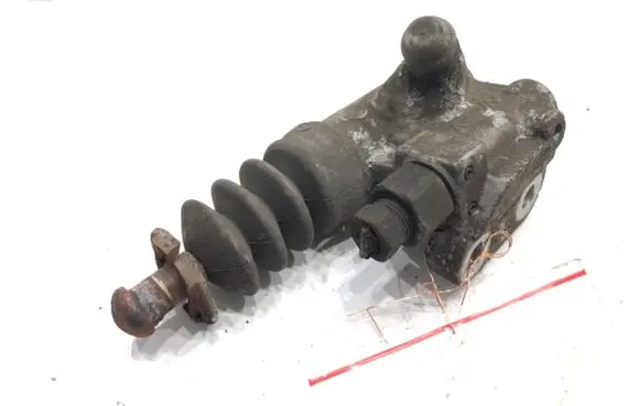 Honda CR-V Clutch slave cylinder 