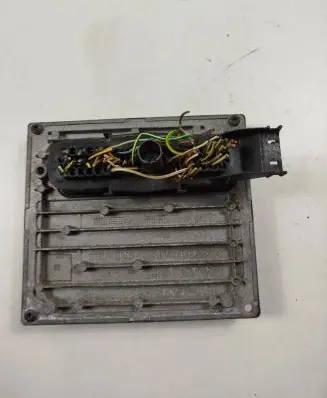 Volvo S40 Engine control unit/module 30743219AA S122185001D