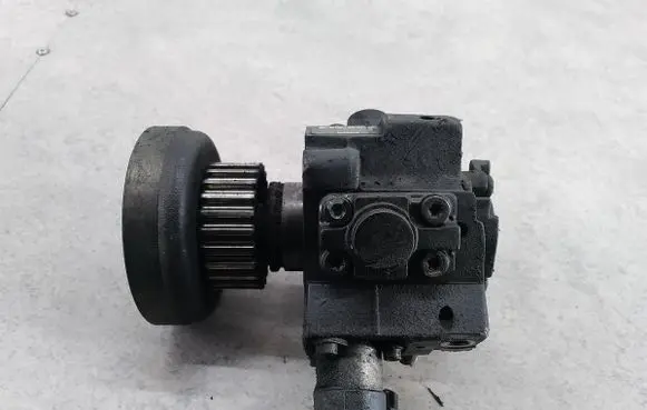 Audi A6 S6 C6 4F Fuel injection high pressure pump 059130755S