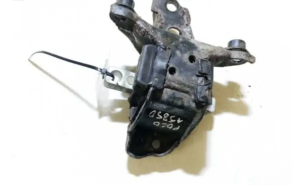 Volkswagen Polo Engine mount bracket 6q0199555