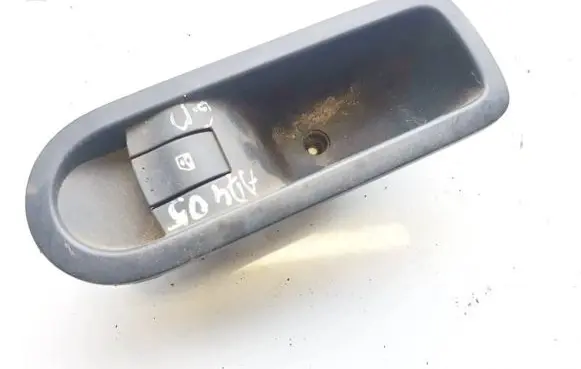 Renault Megane II Electric window control switch 156015540