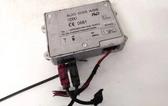 Audi A5 8T 8F Antenna control unit 8j0035456