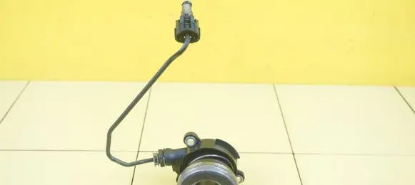 Opel Astra K Clutch slave cylinder 55583074 B14XFT