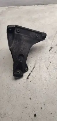 Volkswagen PASSAT B5.5 Engine mounting bracket 8d0199308ab