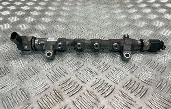 Volkswagen PASSAT CC Fuel main line pipe 03L089N