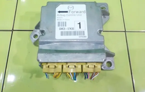 Mazda 6 Airbag control unit/module GMC857K30