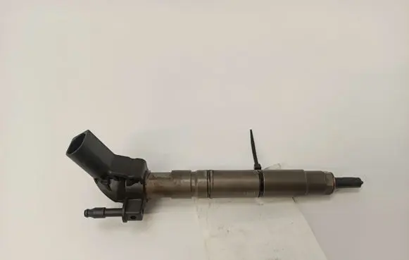 Mercedes-Benz C W203 Fuel injector A6420700587