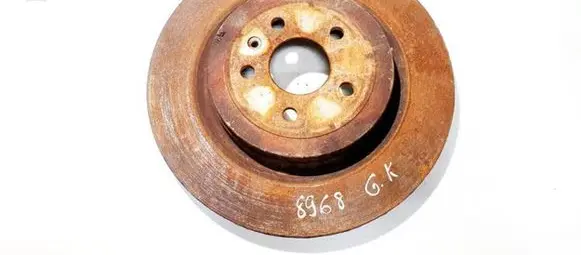 Tesla Model S Rear brake disc ventiliuojamas