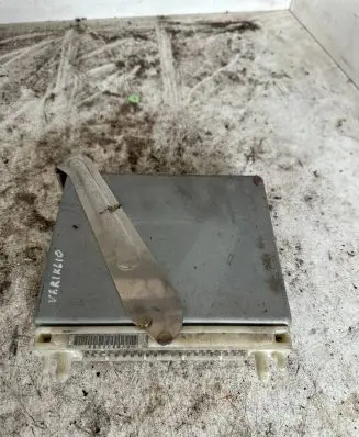 Volvo S70 V70 V70 XC Engine control unit/module P09442008