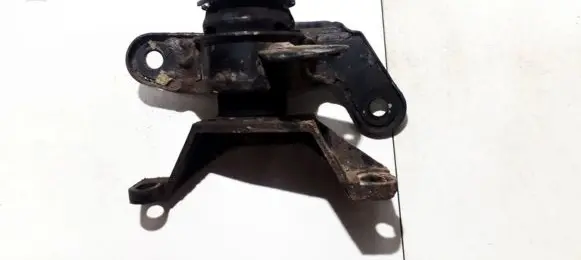 Engine mount bracket