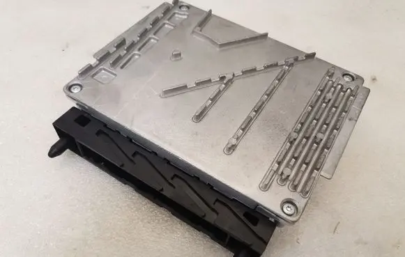 Volvo V70 Engine control unit/module 0281011441 30646978A 1039S04101