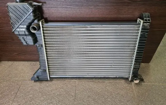 Mercedes-Benz Sprinter W901 W902 W903 W904 Coolant radiator AZ0003 506308A1