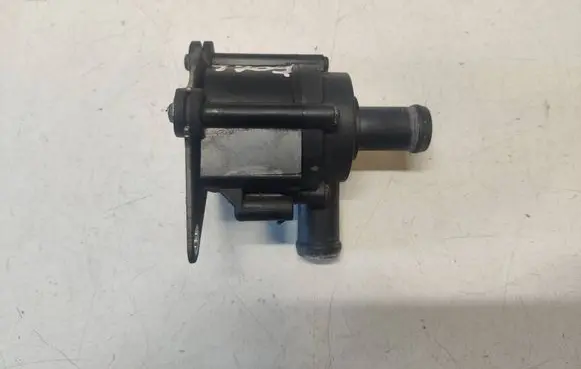 Volvo XC60 Electric auxiliary coolant/water pump 31338211