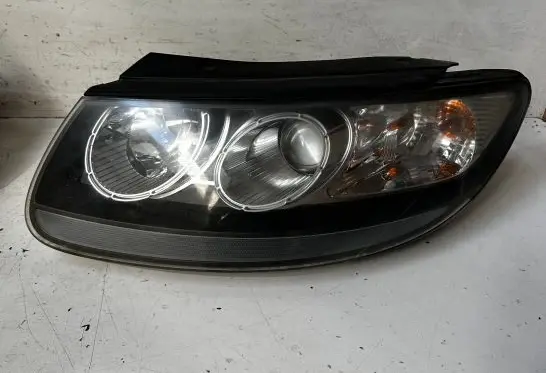 Hyundai Santa Fe Headlight/headlamp 921012BXXX