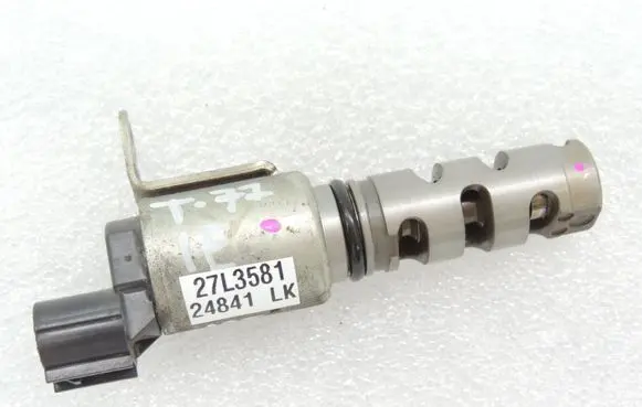 Toyota Avensis T270 Camshaft vanos timing valve 153300T050 30T0505010H3
