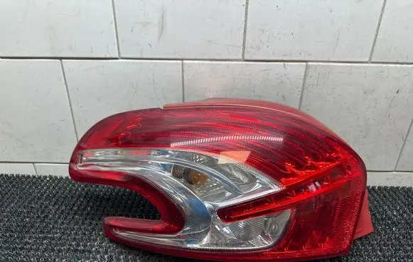 Peugeot 208 Rear/tail lights 9672628280
