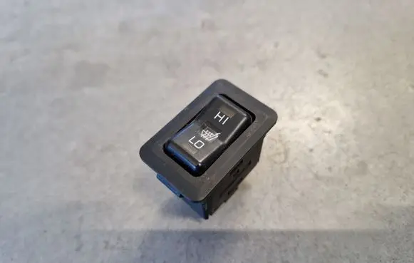Mitsubishi L200 Seat heating switch 