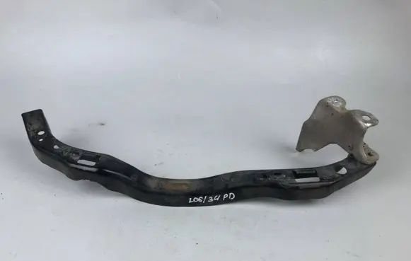 Subaru Legacy Headlight/headlamp mounting bracket