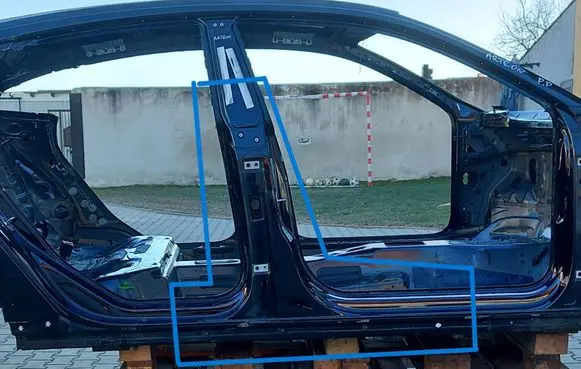 Volkswagen Arteon Pillar (middle) 