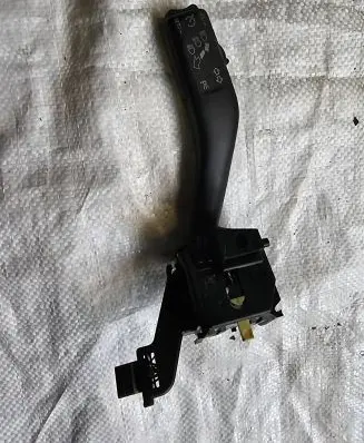 Volkswagen PASSAT B6 Indicator stalk 1K0953513G 10351200413067 01103512