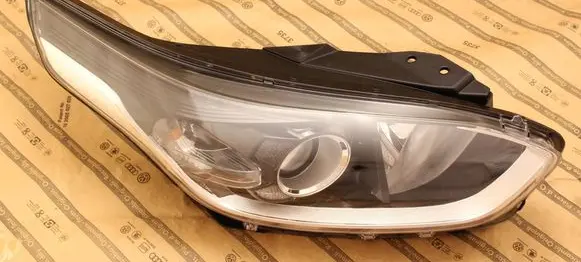 KIA Ceed Headlight/headlamp 92102J7050