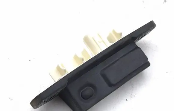 Toyota C-HR II Tailgate opening switch 15D355