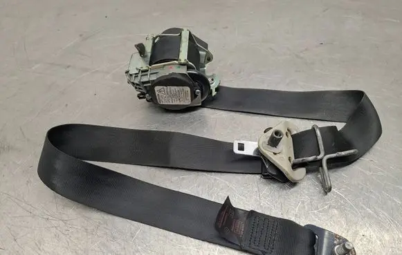 Peugeot 207 Front seatbelt 96863758XX 0404031