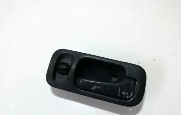 Honda CR-V Rear door interior handle