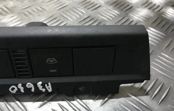Ford Focus Windscreen/window heater switch 4m5113d734dc 4m51-13d734-dc