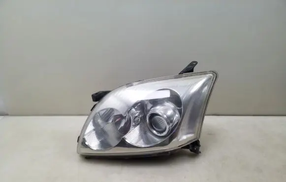 Toyota Avensis T250 Headlight/headlamp