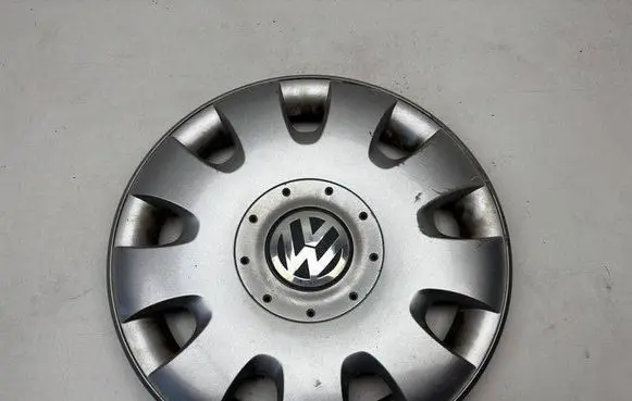 Volkswagen Golf VI R15 wheel hub/cap/trim 1T0601147
