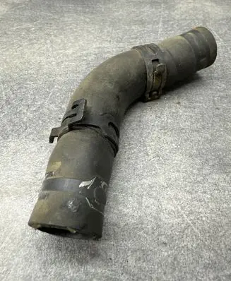 Volkswagen Touran I Engine coolant pipe/hose