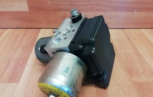 Renault Zoe ABS Pump 472108051R 0265240042