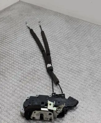 Nissan Micra Front door lock Y2613510