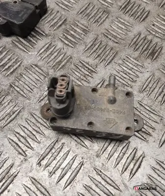 Ford Mondeo MK II Air pressure sensor f48e9j460bb