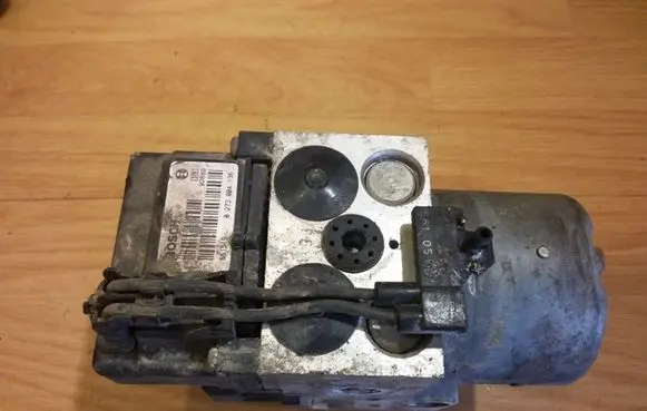 Opel Tigra A ABS Pump 90496978 0265216409 0273004136