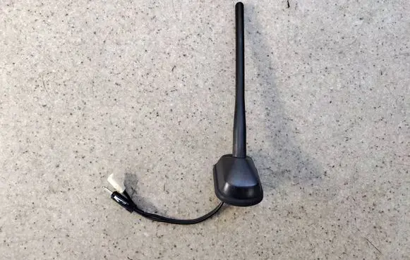 Mitsubishi Outlander Radio antenna