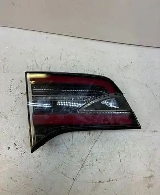 Tesla Model X Tailgate rear/tail lights 103433800A T1610009203