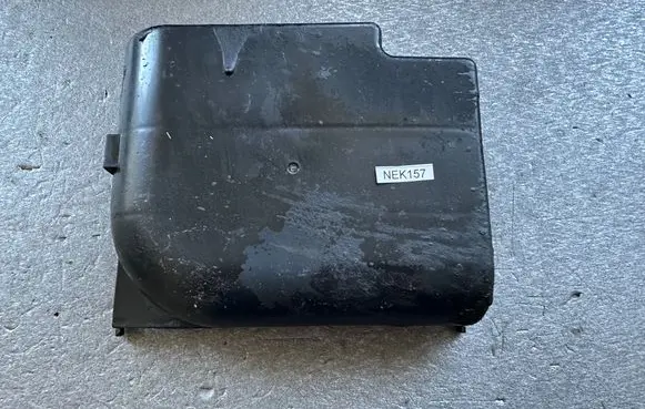 Nissan Patrol Y61 Fuse box cover 24345VB060