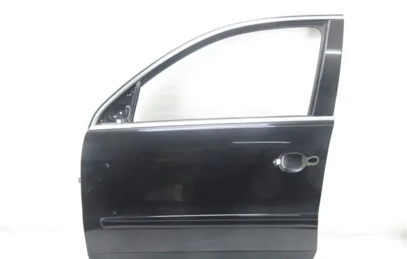 Volkswagen Tiguan Front door