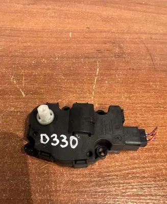 Mercedes-Benz E W212 A/C air flow flap actuator/motor 412650750 D330