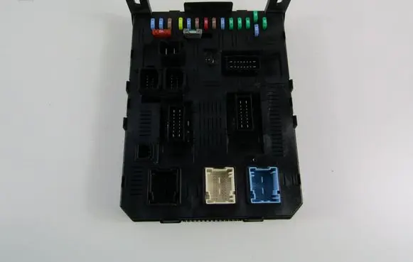 Peugeot 307 Central body control module 9661940480